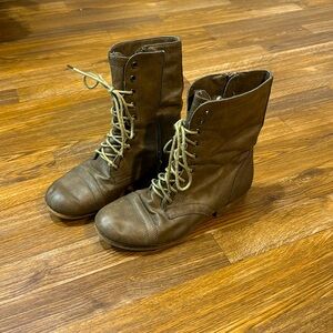 Tanish grey used madden girl boots size 7